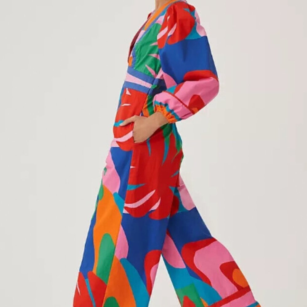 Gorgeous  FARM RIO DEEP-V JUMPSUIT